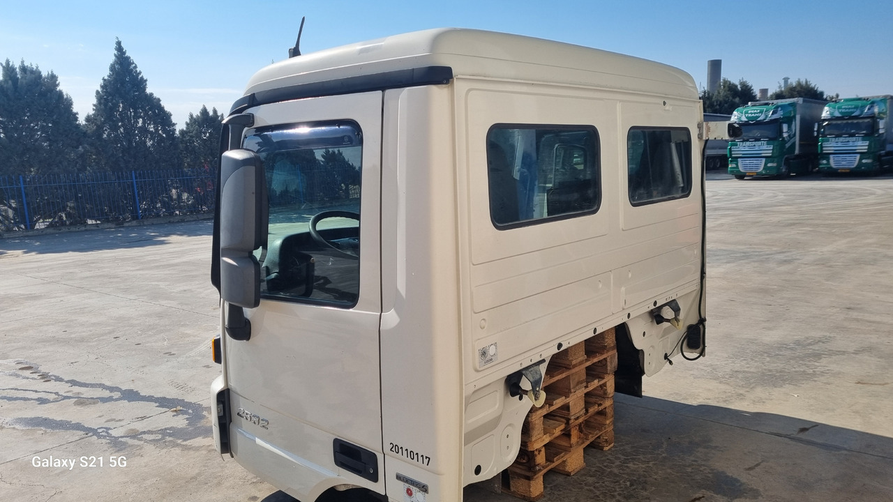 MERCEDES ACTROS MP3 - Kabina: slika 5 MERCEDES ACTROS MP3 - Kabina: slika 5