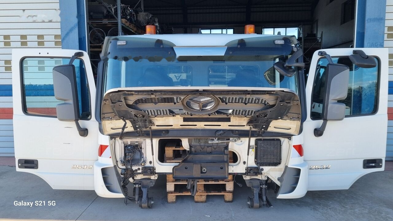 Mercedes-Benz CAB ACTROS SHORT EURO 5 A 9416002005   Mercedes-Benz MP3 ACTROS - Kabina za Kamion: slika 1 Mercedes-Benz CAB ACTROS SHORT EURO 5 A 9416002005   Mercedes-Benz MP3 ACTROS - Kabina za Kamion: slika 1