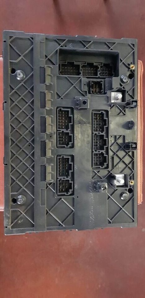 Mercedes-Benz GRUNDMODUL ACTROS MP4 A001 446 25 58 Mercedes-Benz ACTROS MP4 - Upravljačka jedinica za Kamion: slika 2 Mercedes-Benz GRUNDMODUL ACTROS MP4 A001 446 25 58 Mercedes-Benz ACTROS MP4 - Upravljačka jedinica za Kamion: slika 2