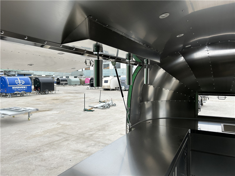 Prikolica za hrane za prevoz hrane Smash Burger Food Truck Taste of Europe Food Truck: Wood-Fired Pizza, German Sausages & French Crepes: slika 16 Prikolica za hrane za prevoz hrane Smash Burger Food Truck Taste of Europe Food Truck: Wood-Fired Pizza, German Sausages & French Crepes: slika 16