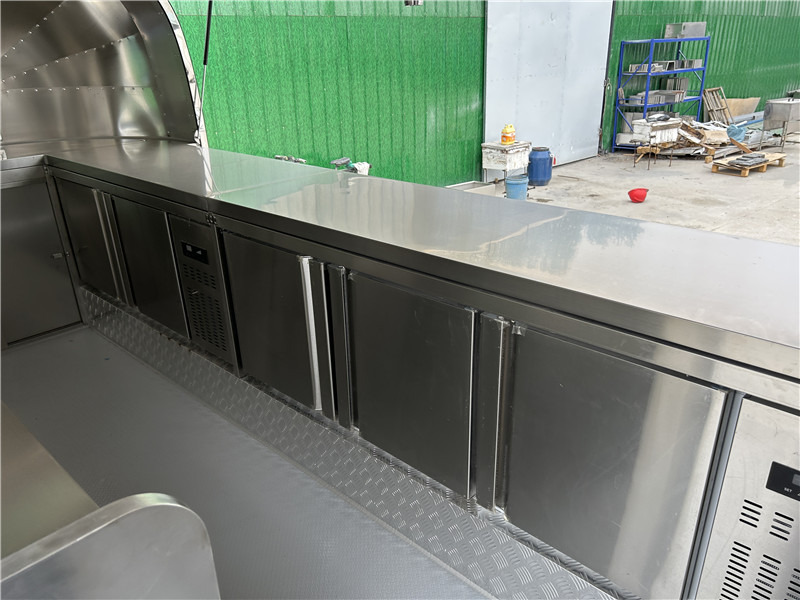 Prikolica za hrane za prevoz hrane Smash Burger Food Truck Taste of Europe Food Truck: Wood-Fired Pizza, German Sausages & French Crepes: slika 14 Prikolica za hrane za prevoz hrane Smash Burger Food Truck Taste of Europe Food Truck: Wood-Fired Pizza, German Sausages & French Crepes: slika 14