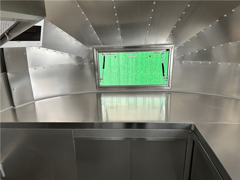 Prikolica za hrane za prevoz hrane Smash Burger Food Truck Taste of Europe Food Truck: Wood-Fired Pizza, German Sausages & French Crepes: slika 8 Prikolica za hrane za prevoz hrane Smash Burger Food Truck Taste of Europe Food Truck: Wood-Fired Pizza, German Sausages & French Crepes: slika 8