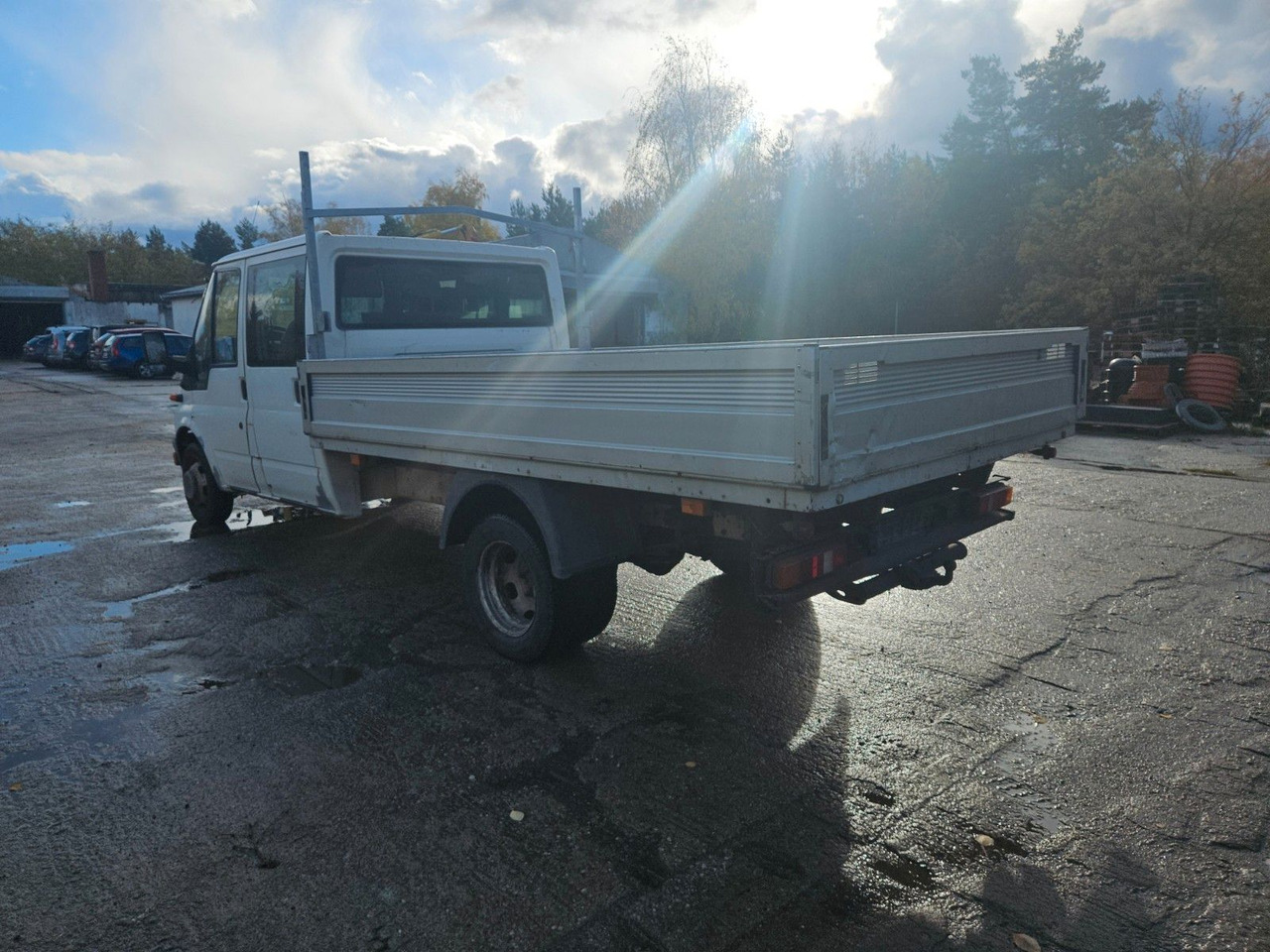 Ford Transit DOKA Pritsche Zwillingsbereifung - Dostavno vozilo sa otvorenom sandukom, Dostavno vozilo sa duplom kabinom: slika 3 Ford Transit DOKA Pritsche Zwillingsbereifung - Dostavno vozilo sa otvorenom sandukom, Dostavno vozilo sa duplom kabinom: slika 3