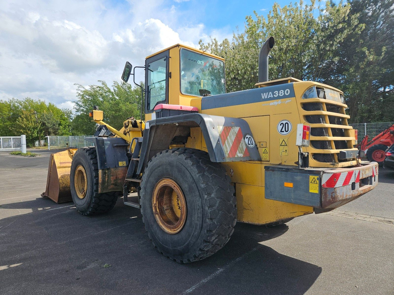 Komatsu WA 380-3 - Utovarivač točkaš: slika 2 Komatsu WA 380-3 - Utovarivač točkaš: slika 2