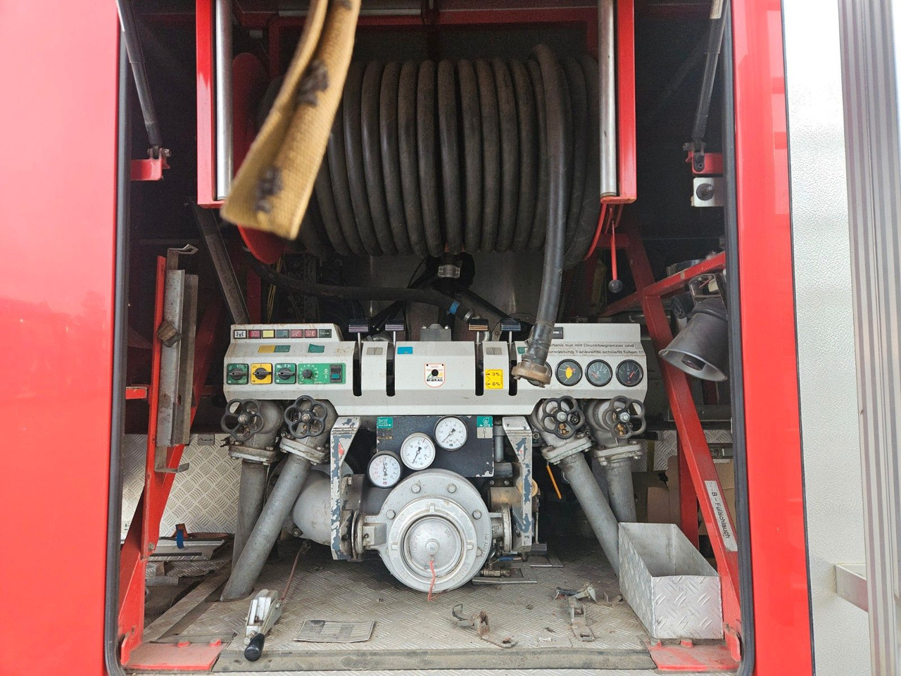 MAN KAT 6x6 Tanklöschfahrzeug - Kamion cisterna: slika 5 MAN KAT 6x6 Tanklöschfahrzeug - Kamion cisterna: slika 5