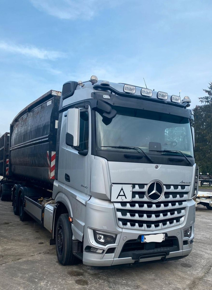Mercedes-Benz Acocs 2548 6x2 Hakenabroller - Kamion sa hidrauličnom kukom: slika 2 Mercedes-Benz Acocs 2548 6x2 Hakenabroller - Kamion sa hidrauličnom kukom: slika 2