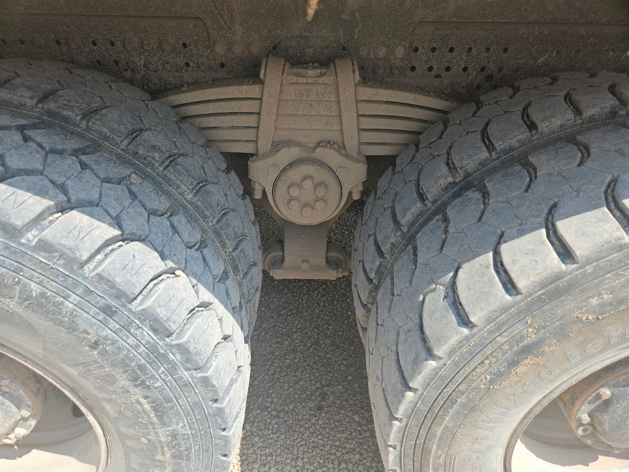 Mercedes-Benz Arocs 8x4 Dreiseitenkipper - Istovarivač: slika 3 Mercedes-Benz Arocs 8x4 Dreiseitenkipper - Istovarivač: slika 3