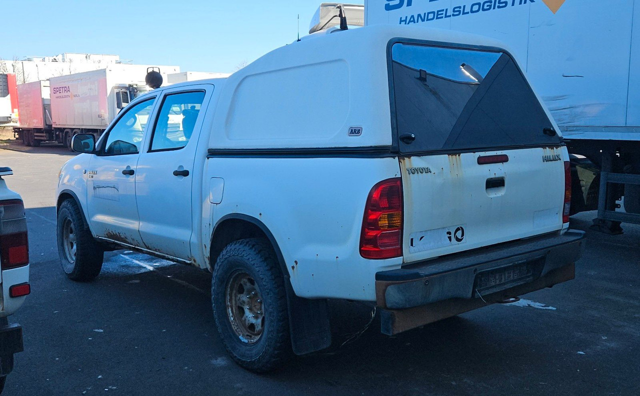 Toyota Hilux Double Cab 4x4 - SUVSUV: slika 4 Toyota Hilux Double Cab 4x4 - SUVSUV: slika 4