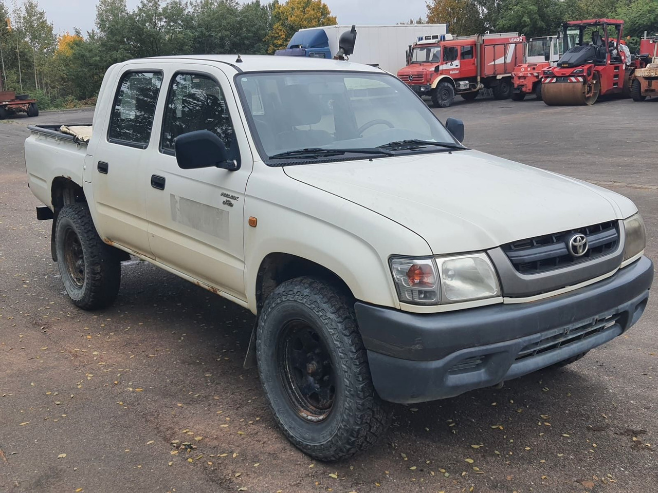 Toyota Hilux Double Cab 4x4 - SUVSUV: slika 1 Toyota Hilux Double Cab 4x4 - SUVSUV: slika 1