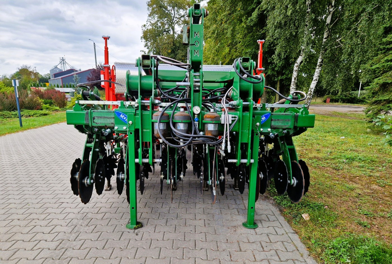 MASCHIO GASPARDO + Moretto MOM MAGA 6R + Strip Hawk - Mašina za preciznu setvu: slika 2 MASCHIO GASPARDO + Moretto MOM MAGA 6R + Strip Hawk - Mašina za preciznu setvu: slika 2