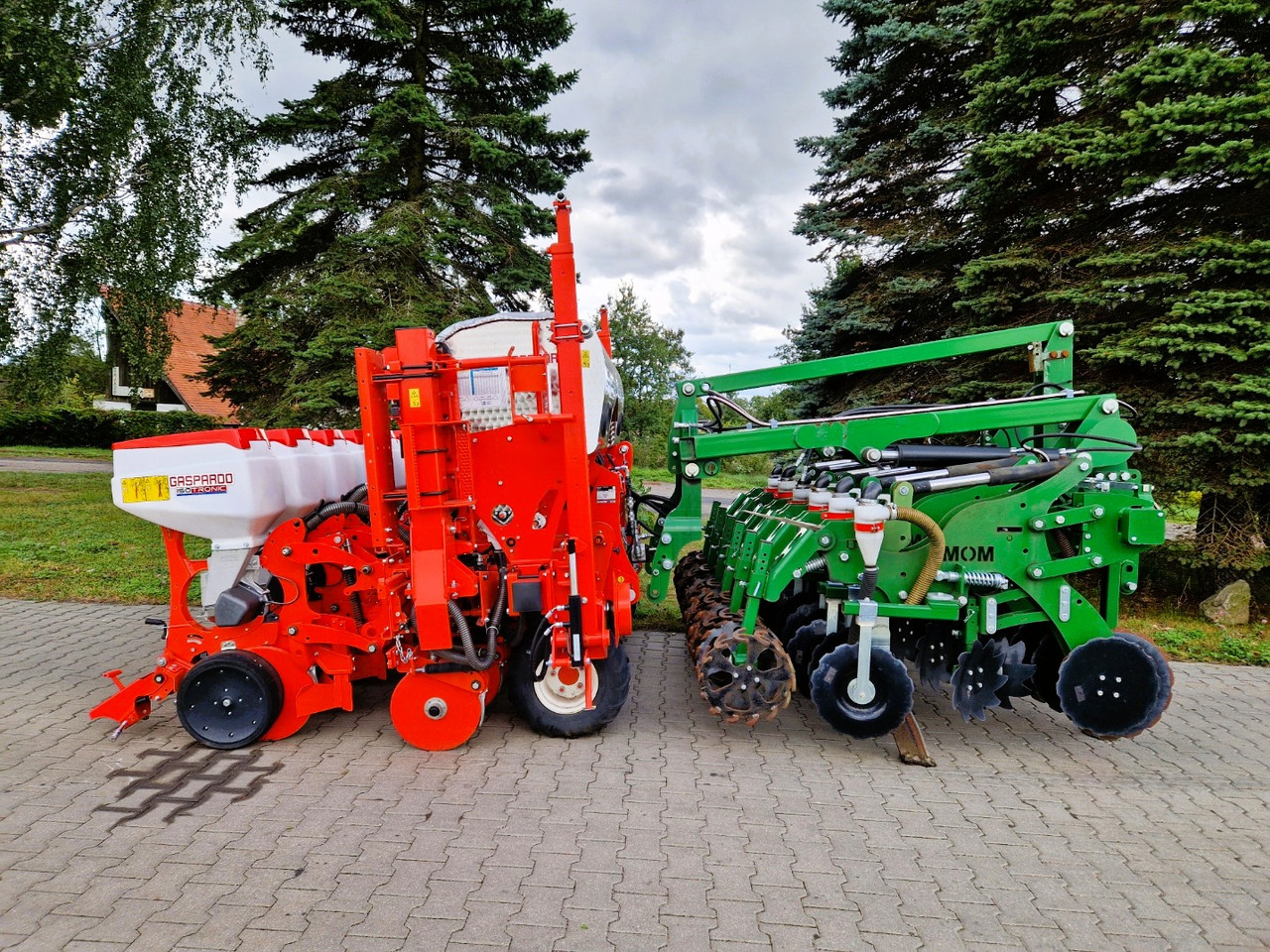 MASCHIO GASPARDO + Moretto MOM MAGA 6R + Strip Hawk - Mašina za preciznu setvu: slika 1 MASCHIO GASPARDO + Moretto MOM MAGA 6R + Strip Hawk - Mašina za preciznu setvu: slika 1