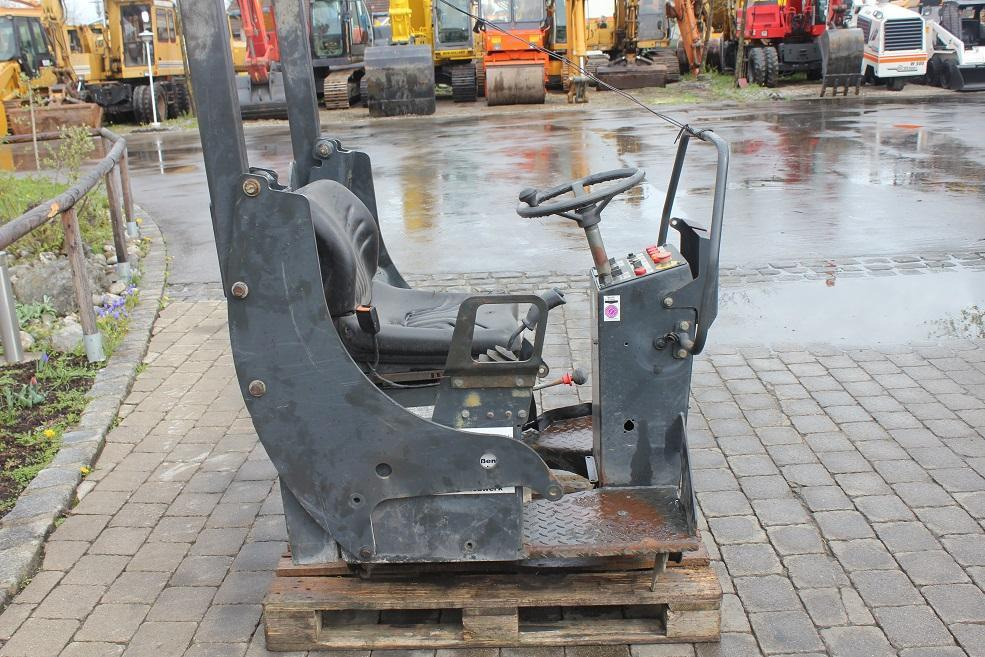 Bomag BW 100 AC 3 - Kabina i enterijer za Kombinovani valjak: slika 1 Bomag BW 100 AC 3 - Kabina i enterijer za Kombinovani valjak: slika 1