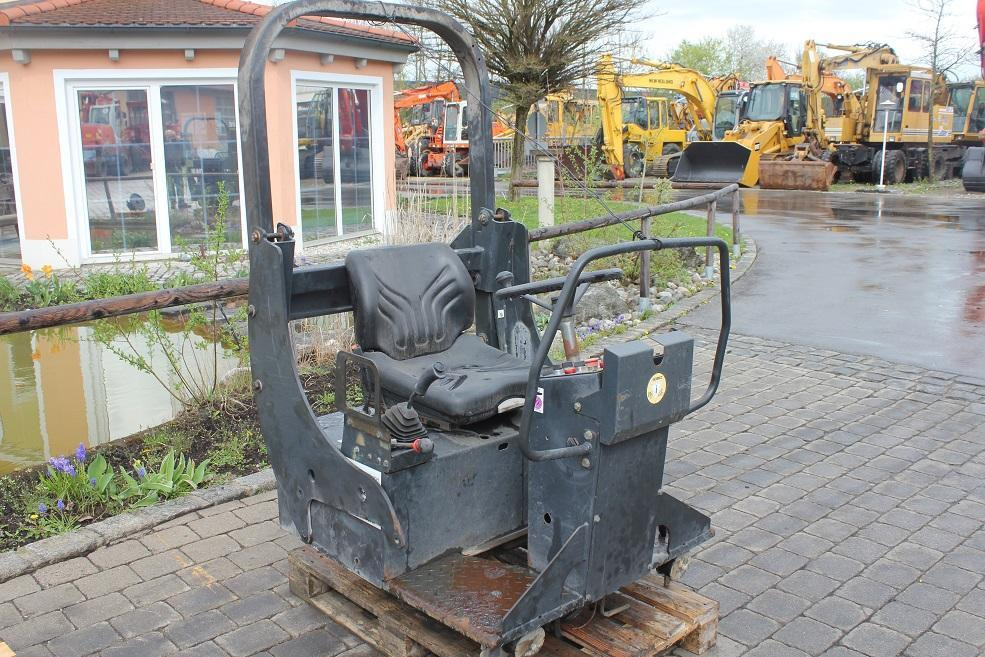 Bomag BW 100 AC 3 - Kabina i enterijer za Kombinovani valjak: slika 2 Bomag BW 100 AC 3 - Kabina i enterijer za Kombinovani valjak: slika 2