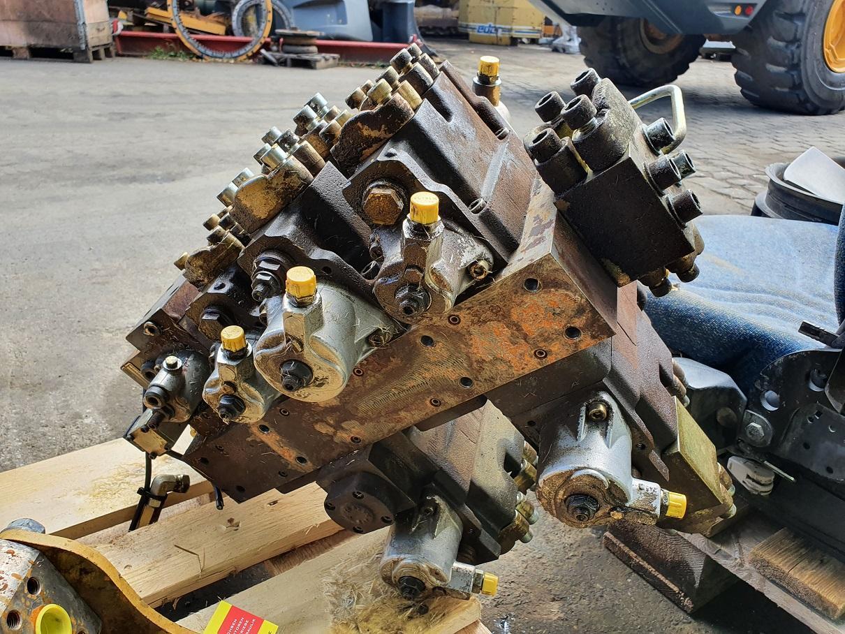 Furukawa 738 LS - Hidraulični ventil za Građevinska mašina: slika 4 Furukawa 738 LS - Hidraulični ventil za Građevinska mašina: slika 4