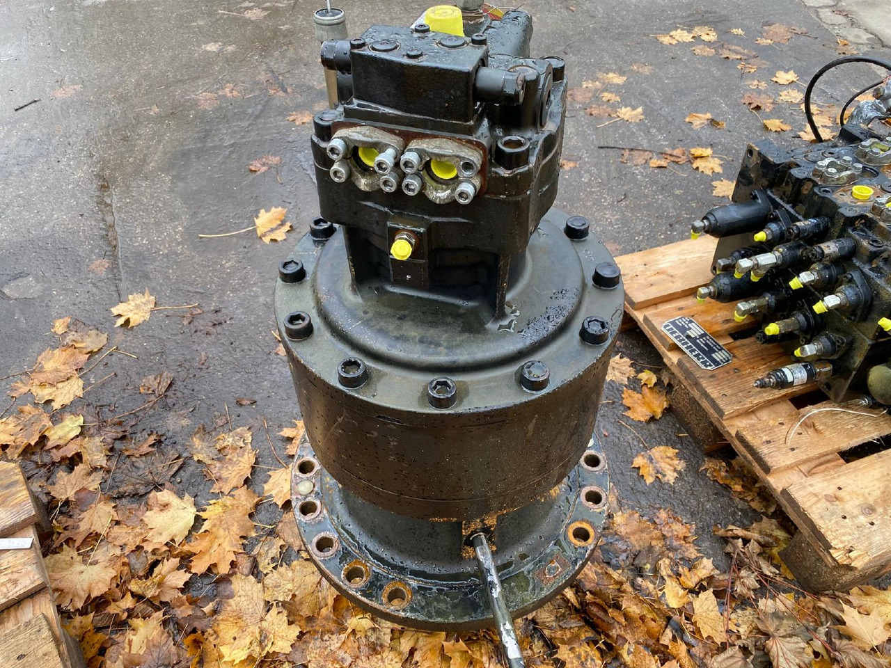 Holland E 305 - Motor okretanja za Građevinska mašina: slika 5 Holland E 305 - Motor okretanja za Građevinska mašina: slika 5