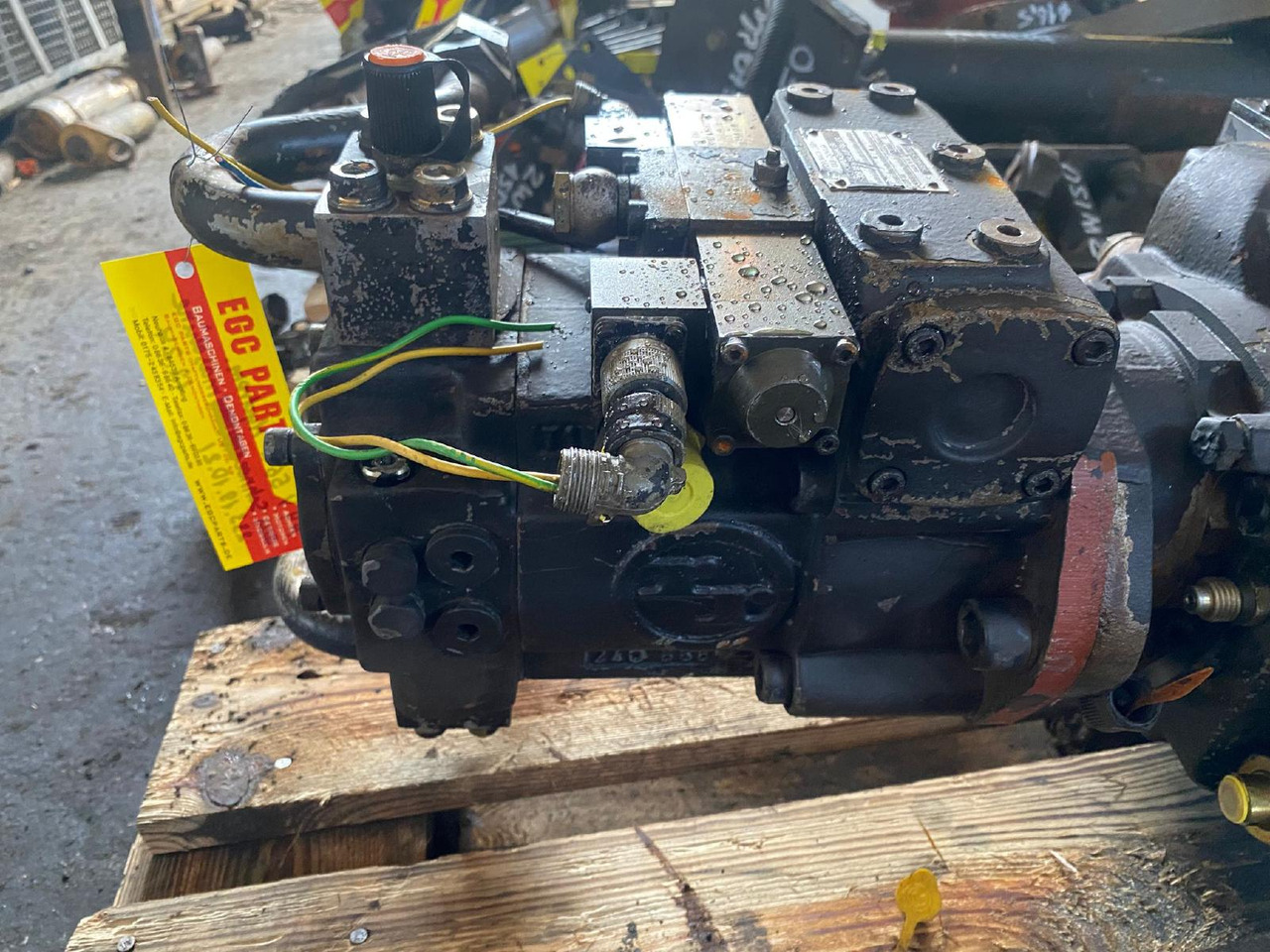 Hydromatik A4V56, A4V125 aus Kässbohrer PB 240D - Hidraulika za Korisno/ Posebno vozilo: slika 3 Hydromatik A4V56, A4V125 aus Kässbohrer PB 240D - Hidraulika za Korisno/ Posebno vozilo: slika 3