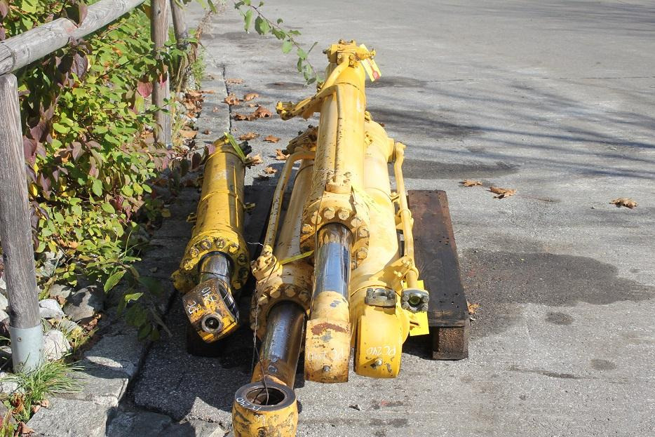 Komatsu PC 240 - Hidraulični cilindar za Građevinska mašina: slika 3 Komatsu PC 240 - Hidraulični cilindar za Građevinska mašina: slika 3