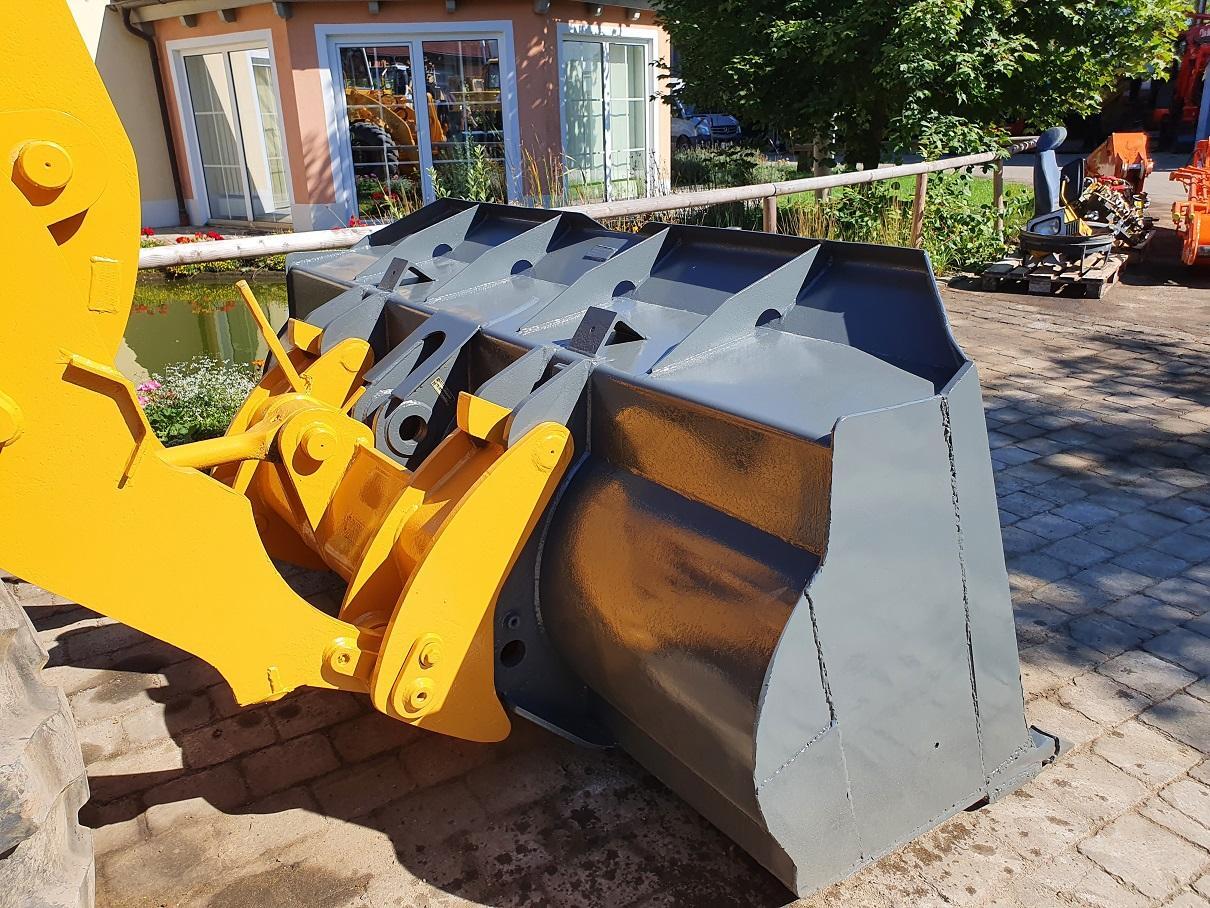 Utovarivač točkaš Liebherr L 521: slika 14