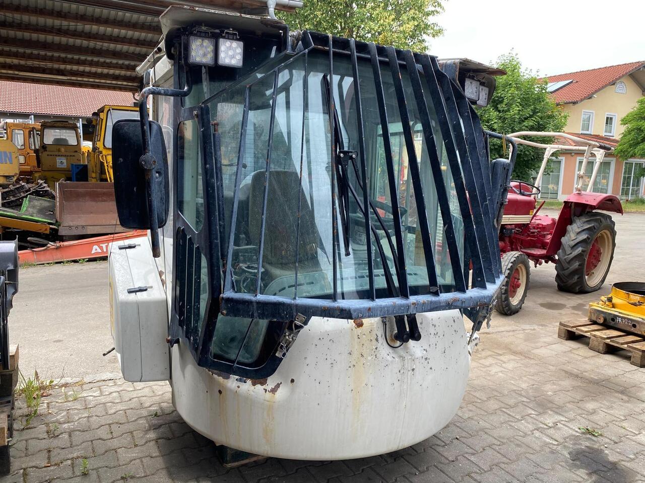 Liebherr L 566 - Kabina za Građevinska mašina: slika 1 Liebherr L 566 - Kabina za Građevinska mašina: slika 1