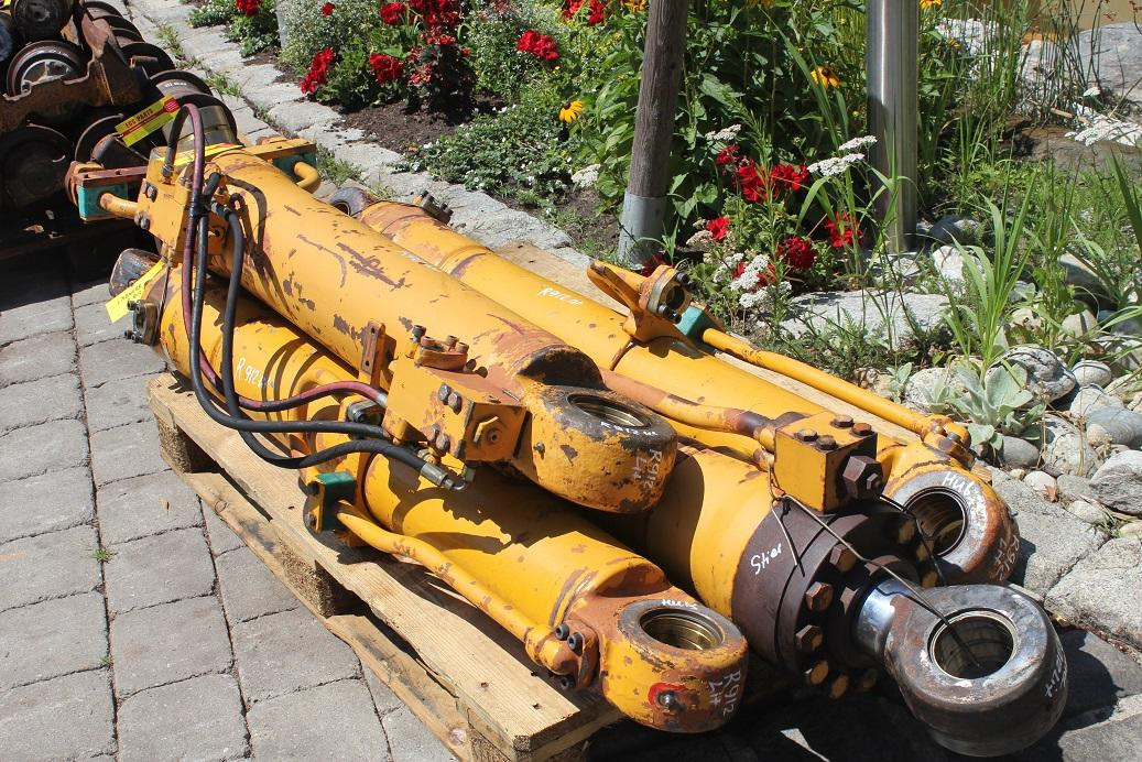 Liebherr R 912 LIT - Hidraulični cilindar za Građevinska mašina: slika 2 Liebherr R 912 LIT - Hidraulični cilindar za Građevinska mašina: slika 2