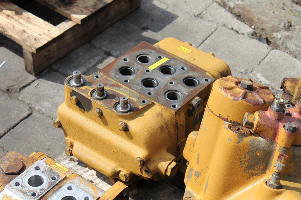 Fiat-Allis FL 10 C Laderaupe - Rezervni deo za Utovarivač guseničar: slika 2 Fiat-Allis FL 10 C Laderaupe - Rezervni deo za Utovarivač guseničar: slika 2