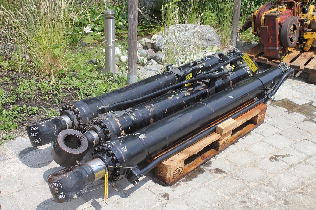 Volvo EC 240 B NLC - Hidraulični cilindar za Građevinska mašina: slika 1 Volvo EC 240 B NLC - Hidraulični cilindar za Građevinska mašina: slika 1