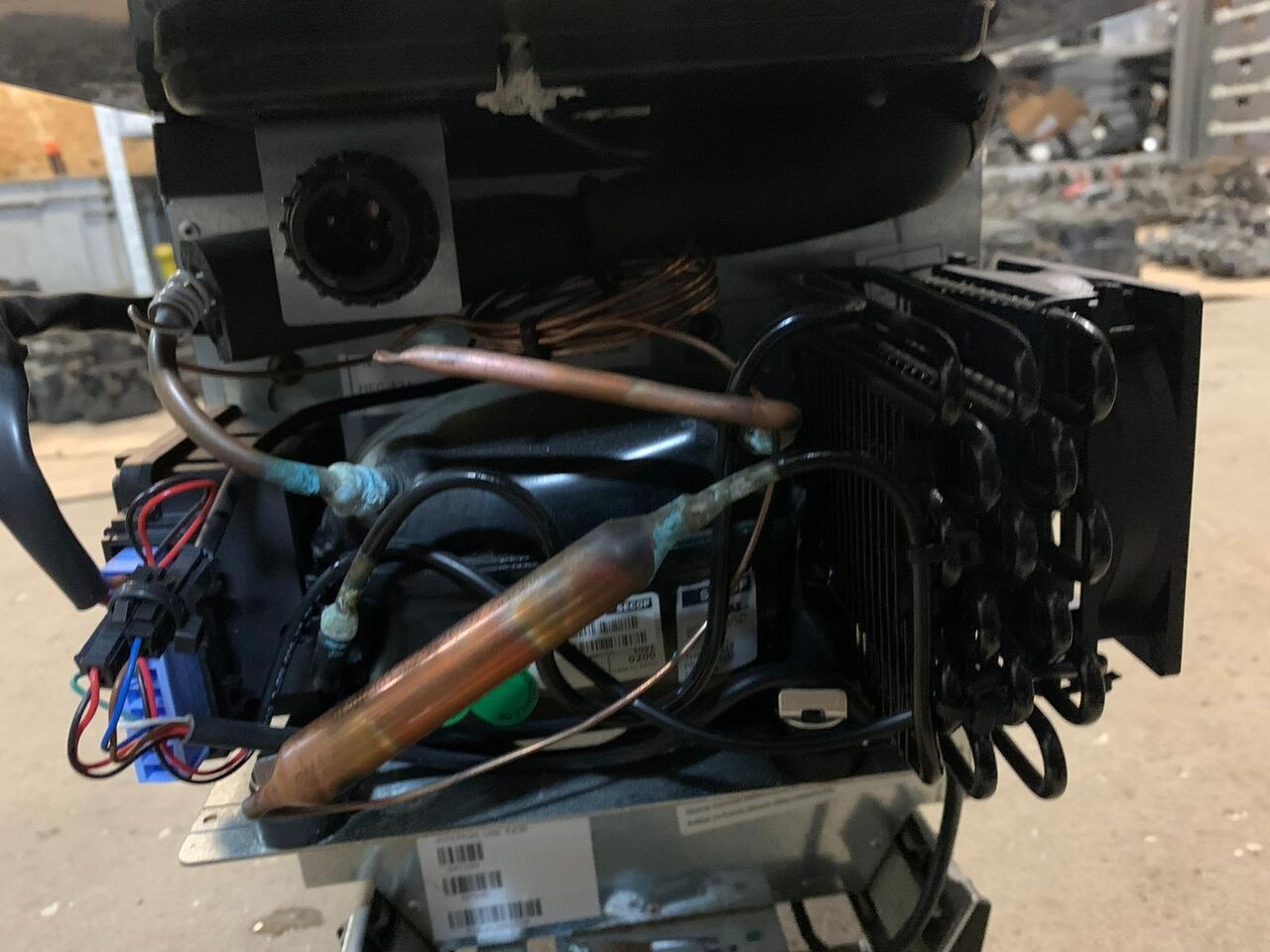 IVECO indel B 5802797207 SP940 24L stan nieznany 5802797207 IVECO - Kabina i enterijer za Kamion: slika 3 IVECO indel B 5802797207 SP940 24L stan nieznany 5802797207 IVECO - Kabina i enterijer za Kamion: slika 3