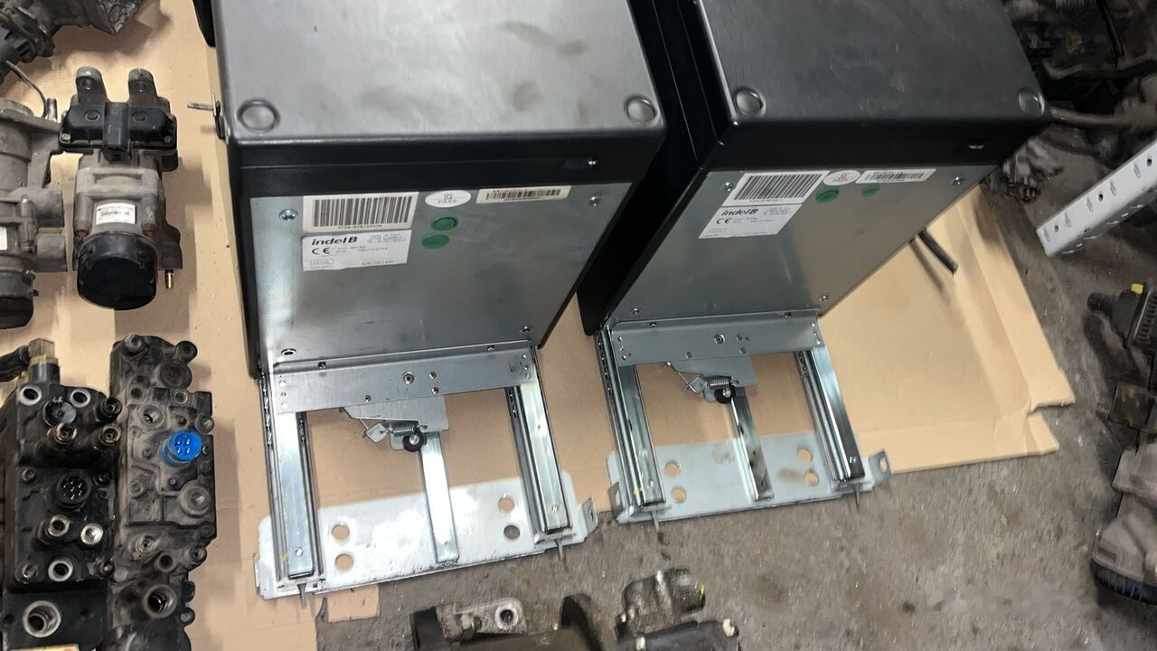 Lodówka Iveco Stralis Indel B SP740 5801710334 IVECO - Kabina i enterijer za Kamion: slika 2 Lodówka Iveco Stralis Indel B SP740 5801710334 IVECO - Kabina i enterijer za Kamion: slika 2