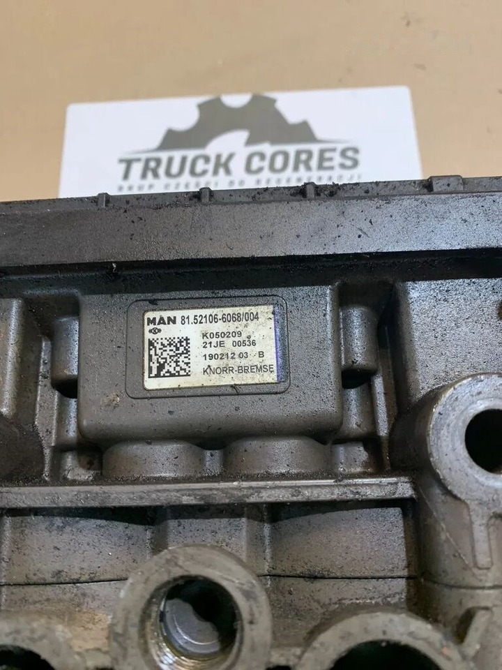 Modulator Podwójny EBS K050209 E6 KNORR BREMSE MAN TGX, TGL, TGM K050209 - Kočioni ventil za Kamion: slika 2 Modulator Podwójny EBS K050209 E6 KNORR BREMSE MAN TGX, TGL, TGM K050209 - Kočioni ventil za Kamion: slika 2