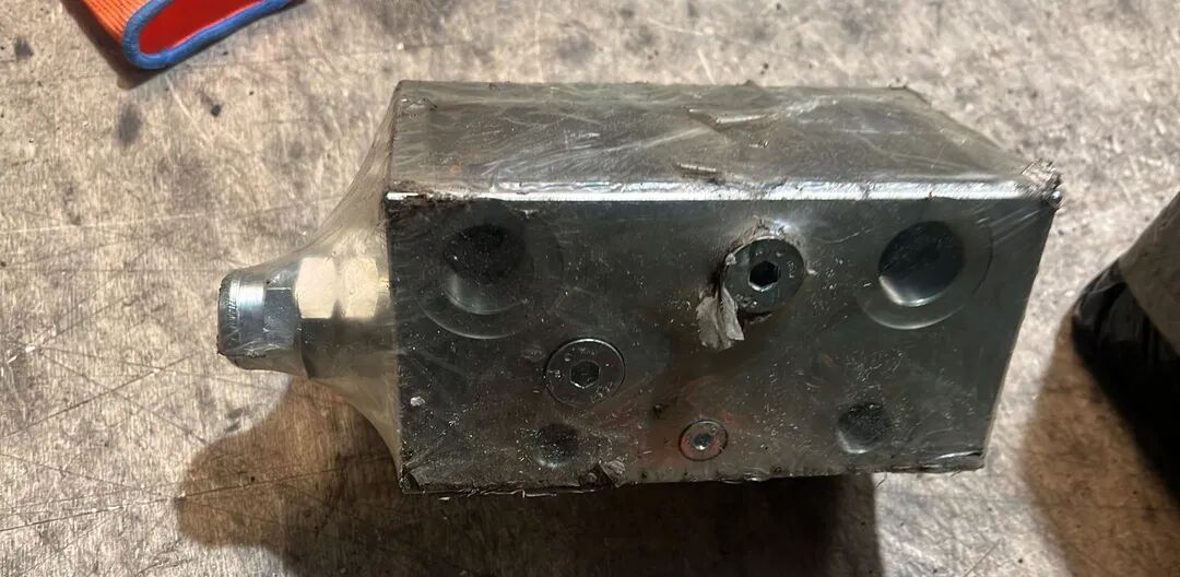 Rexroth Flow Divider R930062425 - Kočioni ventil za Kamion: slika 3 Rexroth Flow Divider R930062425 - Kočioni ventil za Kamion: slika 3