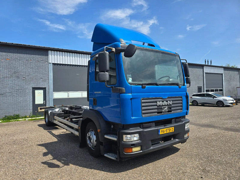 MAN TGM 15.240 TGM BDF - Kamion za prevoz kontejnera/ Kamion sa promenjivim sandukom: slika 2 MAN TGM 15.240 TGM BDF - Kamion za prevoz kontejnera/ Kamion sa promenjivim sandukom: slika 2