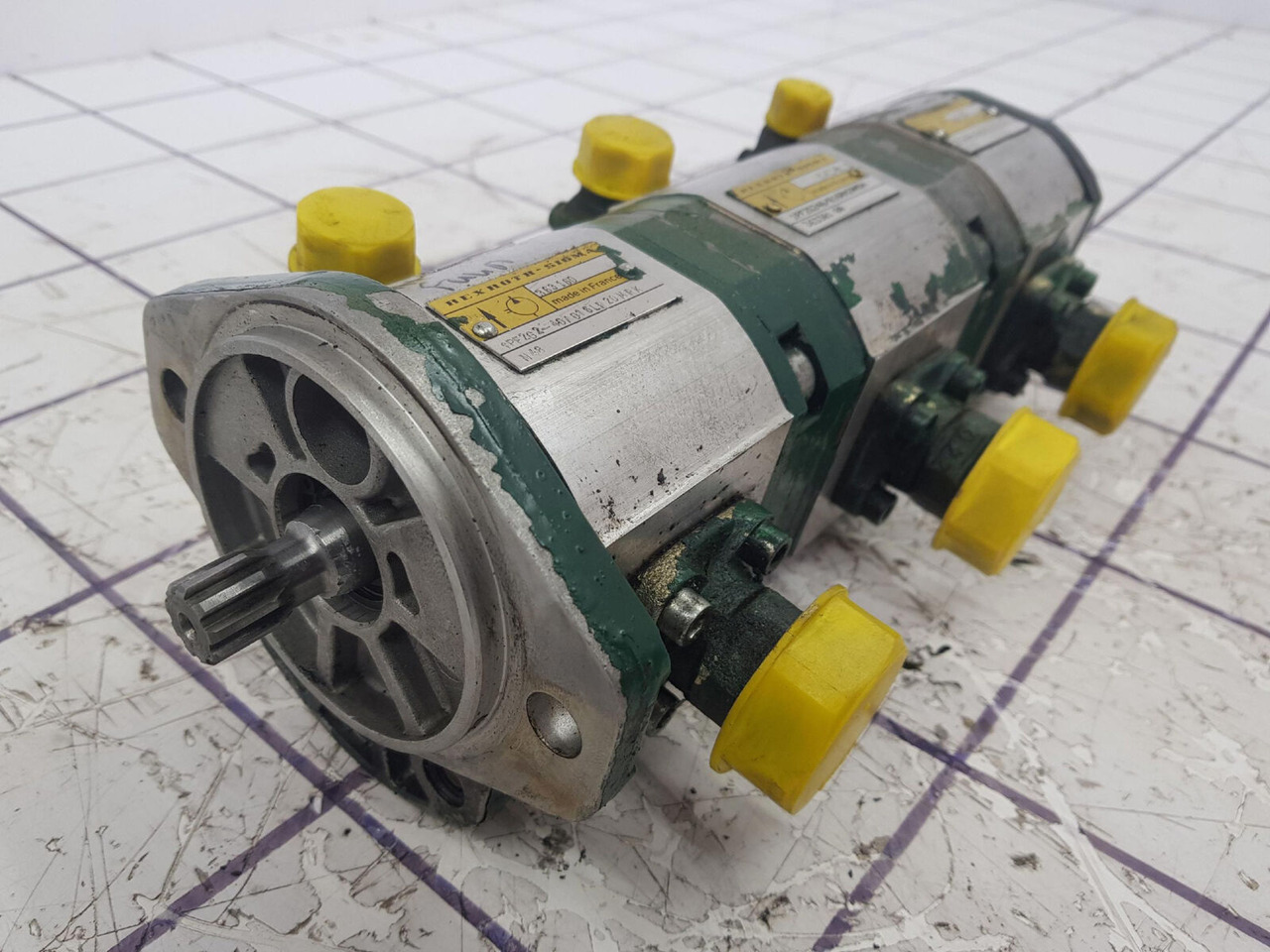 FAUN ATF 30-2 3 way gear pump - Hidraulična pumpa za Kran: slika 2 FAUN ATF 30-2 3 way gear pump - Hidraulična pumpa za Kran: slika 2