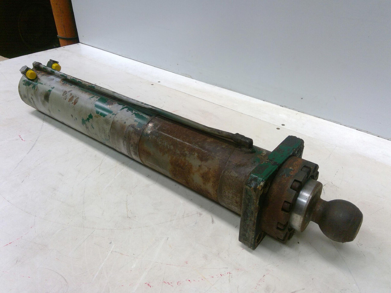 FAUN ATF 30-2 outrigger cylinder - Hidraulični cilindar za Pokretni kran: slika 1 FAUN ATF 30-2 outrigger cylinder - Hidraulični cilindar za Pokretni kran: slika 1