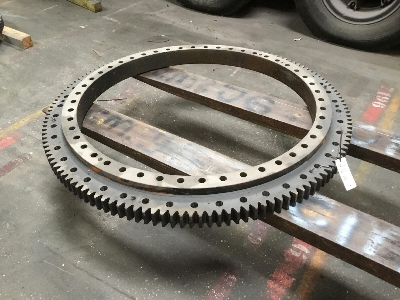 FAUN ATF 30-2 slew ring - Pokretni prsten za Pokretni kran: slika 1 FAUN ATF 30-2 slew ring - Pokretni prsten za Pokretni kran: slika 1