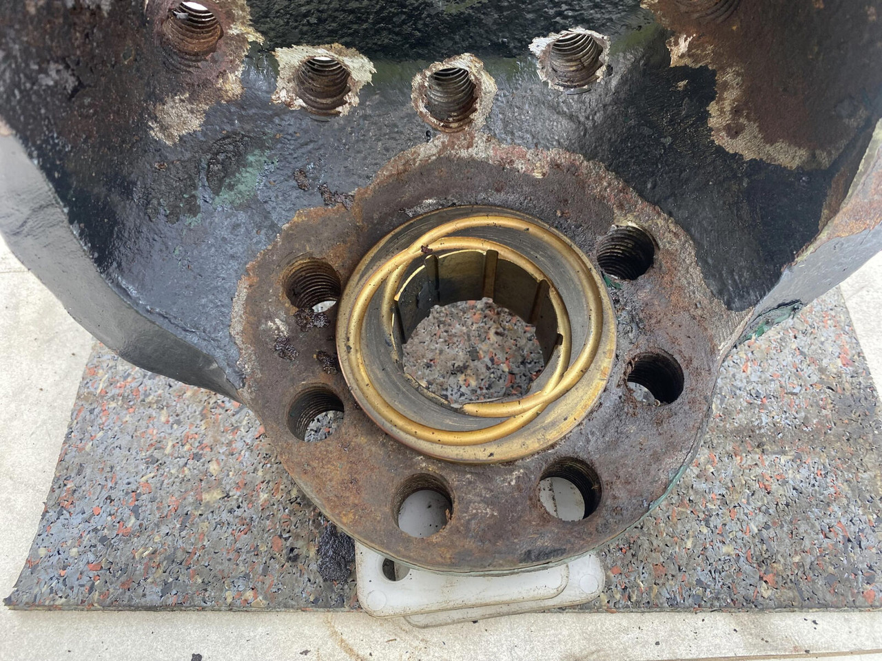 Rukavc točka za Pokretni kran FAUN ATF 30 Steering knuckle 16 holes axle 1: slika 8