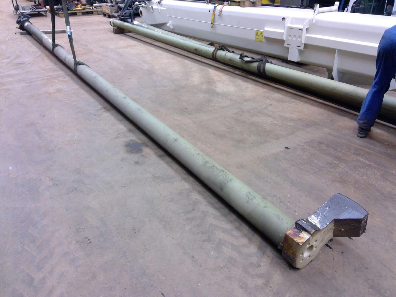 FAUN ATF 60-4 telescopic cylinder double - Hidraulični cilindar za Pokretni kran: slika 4 FAUN ATF 60-4 telescopic cylinder double - Hidraulični cilindar za Pokretni kran: slika 4
