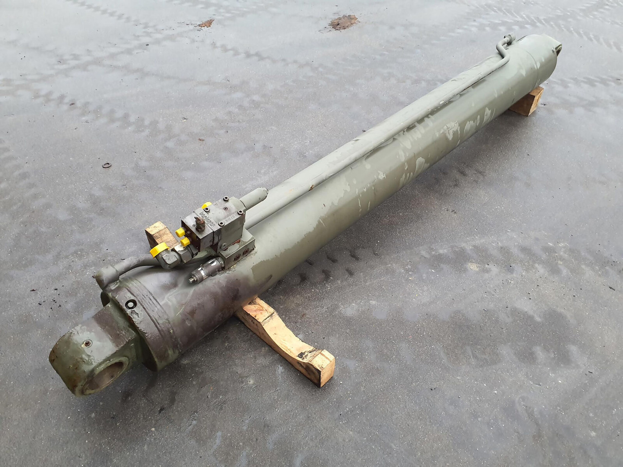 FAUN RTF 25-2 boom cylinder - Hidraulični cilindar za Pokretni kran: slika 2 FAUN RTF 25-2 boom cylinder - Hidraulični cilindar za Pokretni kran: slika 2