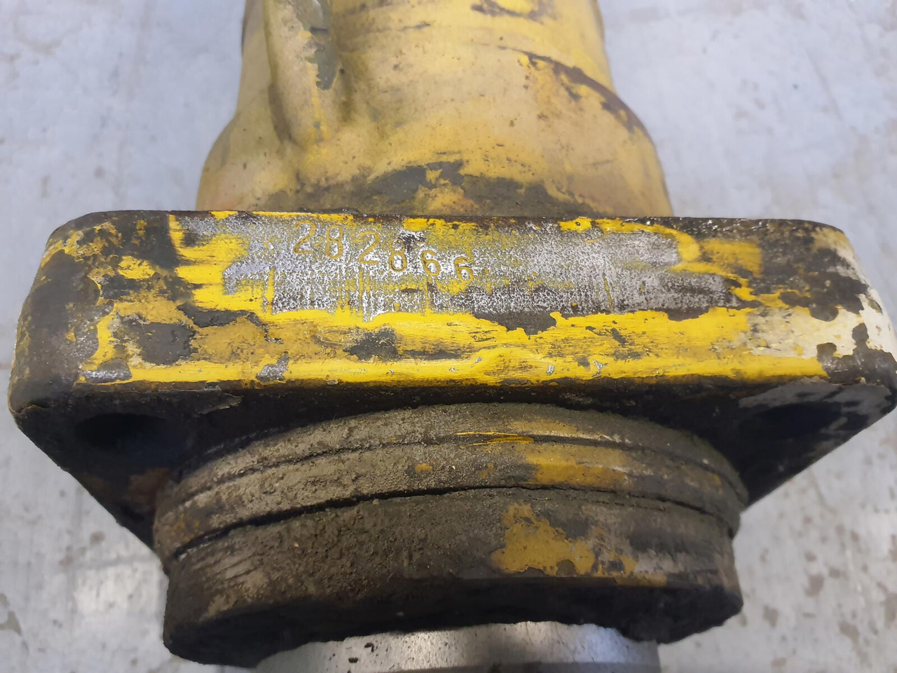 FAUN RTF 30 outrigger cylinder - Hidraulični cilindar za Pokretni kran: slika 5 FAUN RTF 30 outrigger cylinder - Hidraulični cilindar za Pokretni kran: slika 5