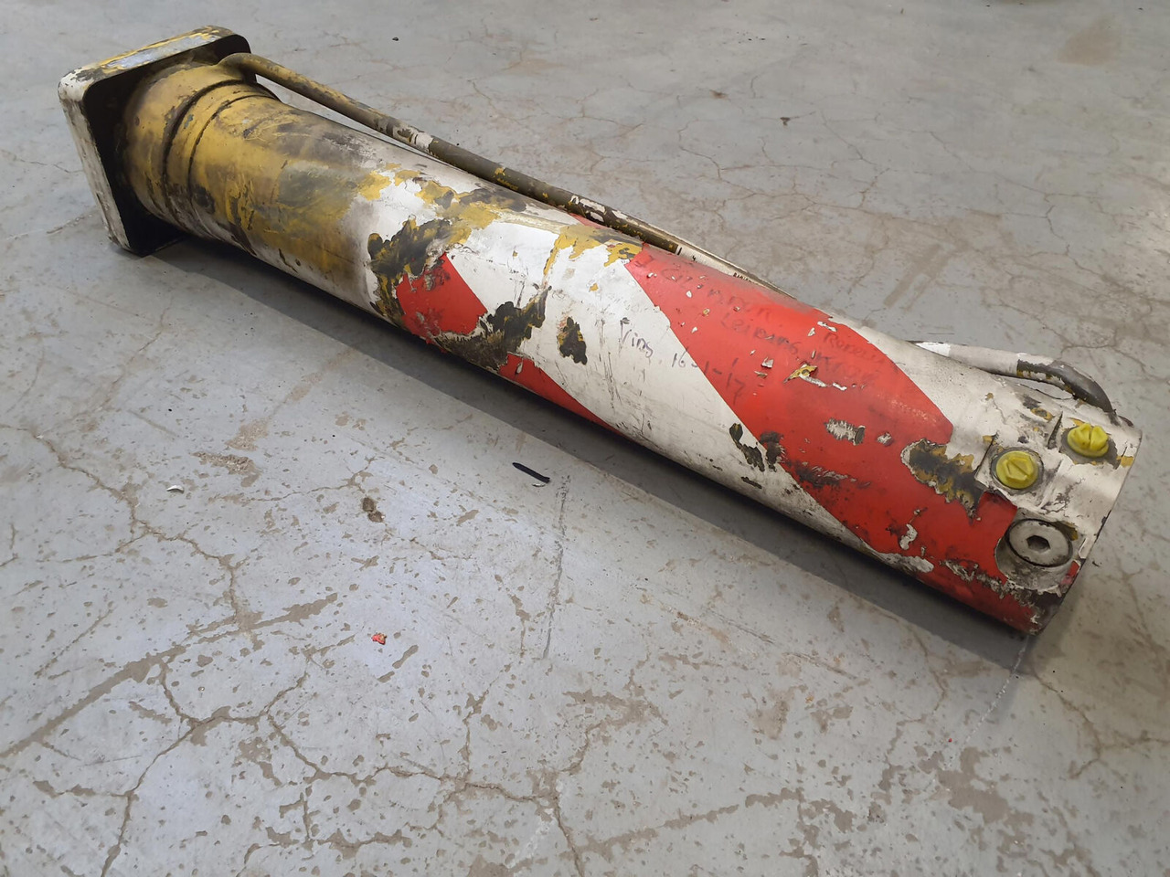 FAUN RTF 30 outrigger cylinder - Hidraulični cilindar za Pokretni kran: slika 3 FAUN RTF 30 outrigger cylinder - Hidraulični cilindar za Pokretni kran: slika 3