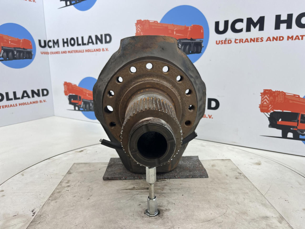 FAUN RTF 40 Steering knuckle 16 holes axle 3 - Rukavc točka za Kran: slika 2 FAUN RTF 40 Steering knuckle 16 holes axle 3 - Rukavc točka za Kran: slika 2