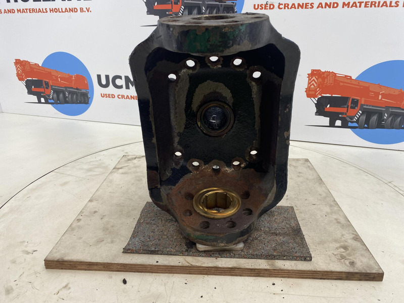 Faun Faun ATF 30 Steering knuckle 16 holes axle 1 - Rukavc točka za Kran: slika 5 Faun Faun ATF 30 Steering knuckle 16 holes axle 1 - Rukavc točka za Kran: slika 5
