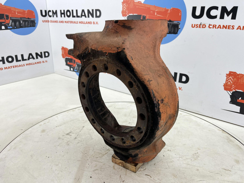 Faun RTF 50 Steering knuckle 16 holes axle 1 right - Rukavc točka za Kran: slika 1 Faun RTF 50 Steering knuckle 16 holes axle 1 right - Rukavc točka za Kran: slika 1