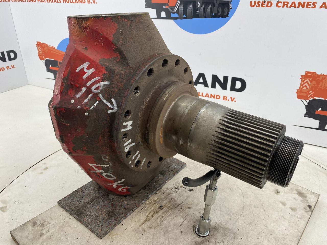 Gottwald AMK 70 Steering knuckle 16 holes axle 2 - Rukavc točka za Pokretni kran: slika 3 Gottwald AMK 70 Steering knuckle 16 holes axle 2 - Rukavc točka za Pokretni kran: slika 3
