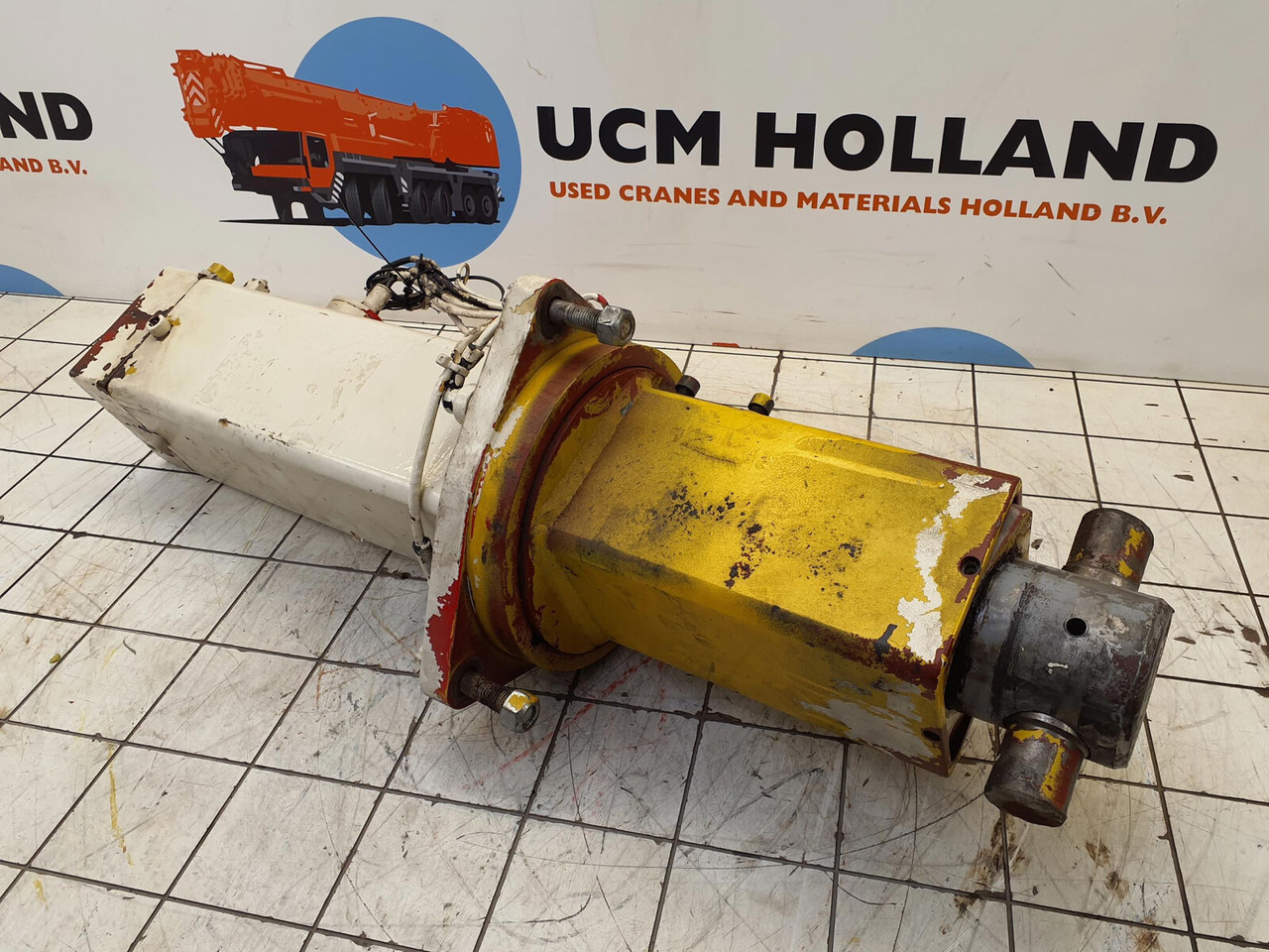 Grove GMK 3050 counterweight cylinder - Hidraulični cilindar za Pokretni kran: slika 1 Grove GMK 3050 counterweight cylinder - Hidraulični cilindar za Pokretni kran: slika 1