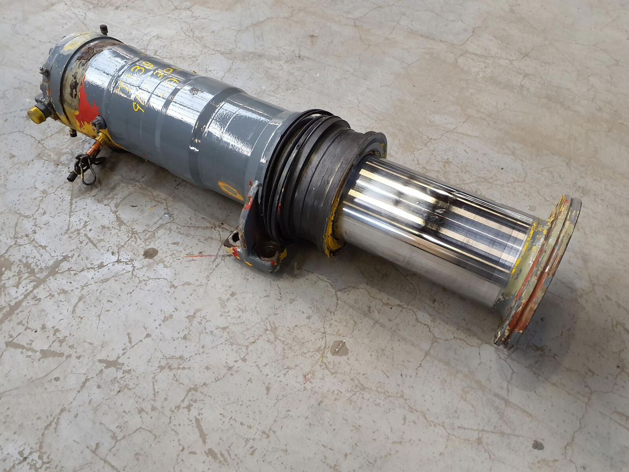 Grove GMK 3050 suspension cylinder - Hidraulični cilindar za Autokran za sve terene: slika 3 Grove GMK 3050 suspension cylinder - Hidraulični cilindar za Autokran za sve terene: slika 3