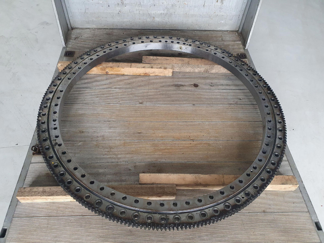 Grove GMK 4100L slewing gear - Pokretni prsten za Pokretni kran: slika 4 Grove GMK 4100L slewing gear - Pokretni prsten za Pokretni kran: slika 4