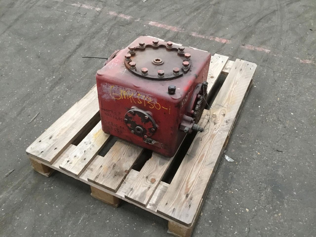 Grove GMK 5130-1 axle 2 diff box - Diferencijalna brzina za Pokretni kran: slika 4 Grove GMK 5130-1 axle 2 diff box - Diferencijalna brzina za Pokretni kran: slika 4
