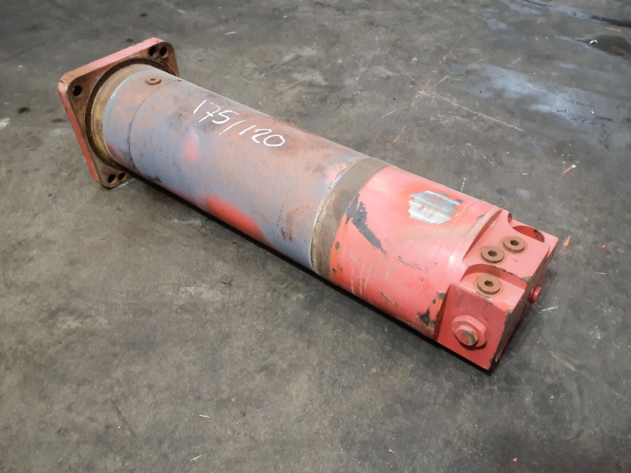 Grove GMK 5220, 5170 outrigger cylinder - Suspenzija za Pokretni kran: slika 3 Grove GMK 5220, 5170 outrigger cylinder - Suspenzija za Pokretni kran: slika 3