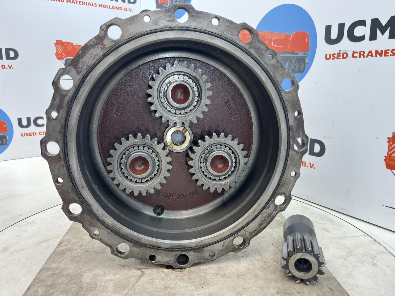 Grove GMK planetary gear 12-23-60-34-3pl-H135-46 - Pogonski reduktor za Kran: slika 4 Grove GMK planetary gear 12-23-60-34-3pl-H135-46 - Pogonski reduktor za Kran: slika 4