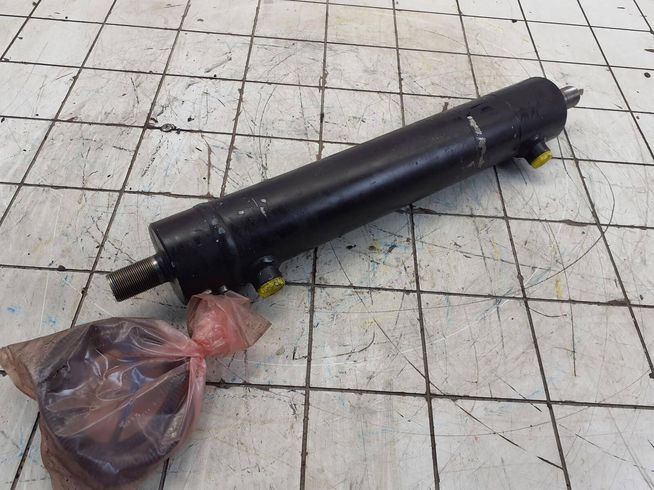 Grove GMK steering cylinder with length sensor - Hidraulični cilindar za Pokretni kran: slika 2 Grove GMK steering cylinder with length sensor - Hidraulični cilindar za Pokretni kran: slika 2